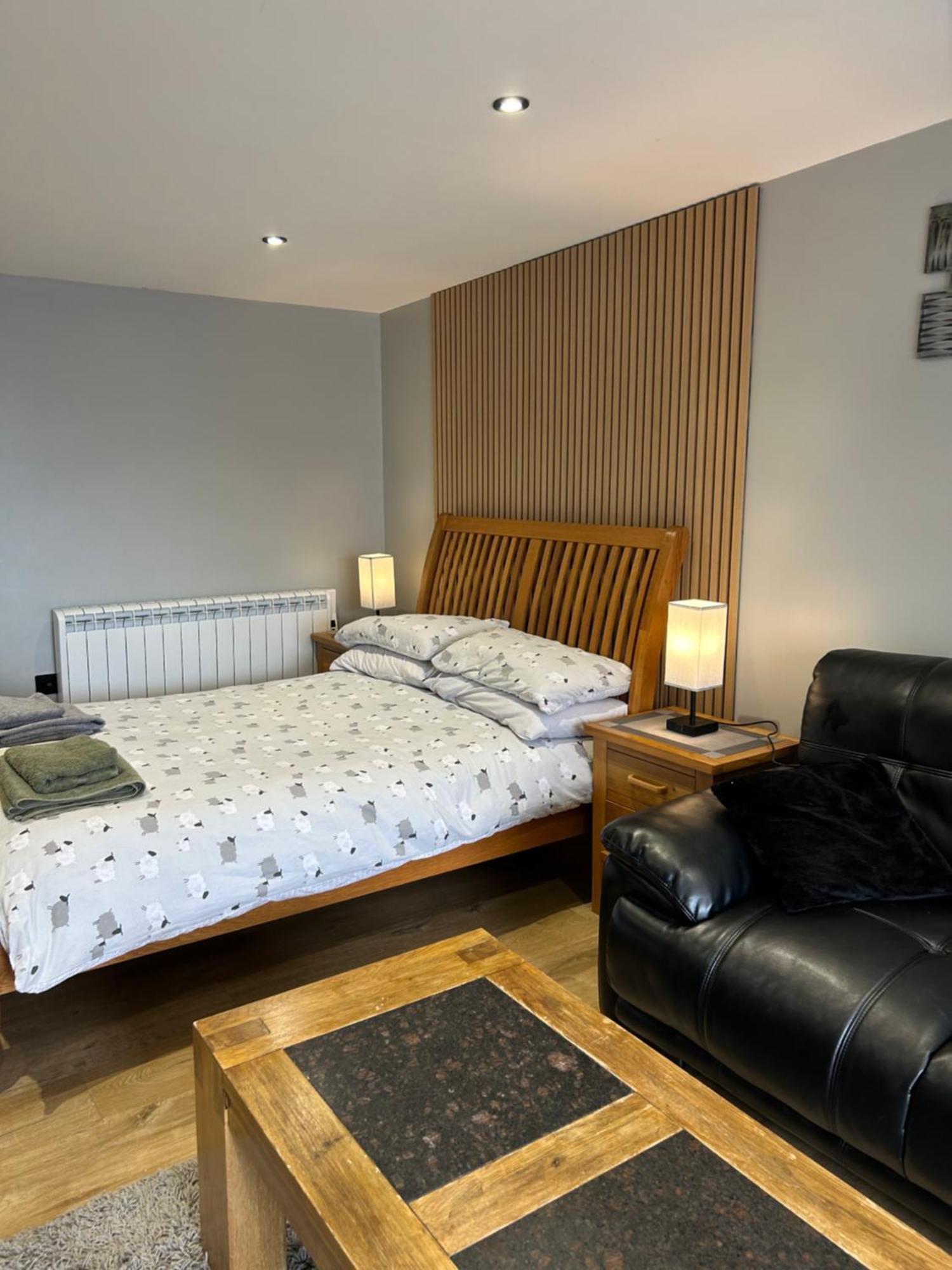Apartamento Roblins Nest Ammanford Exterior foto